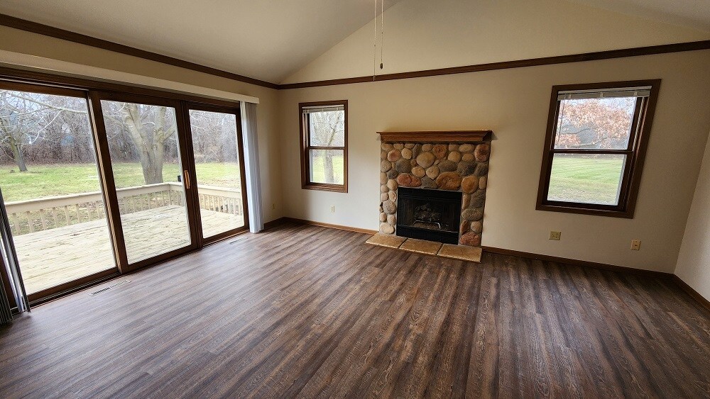 Building Photo - N62W38029 Florence Ct