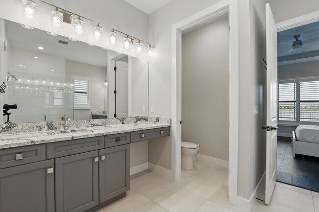 Building Photo - 5366 Santa Rosa Ln