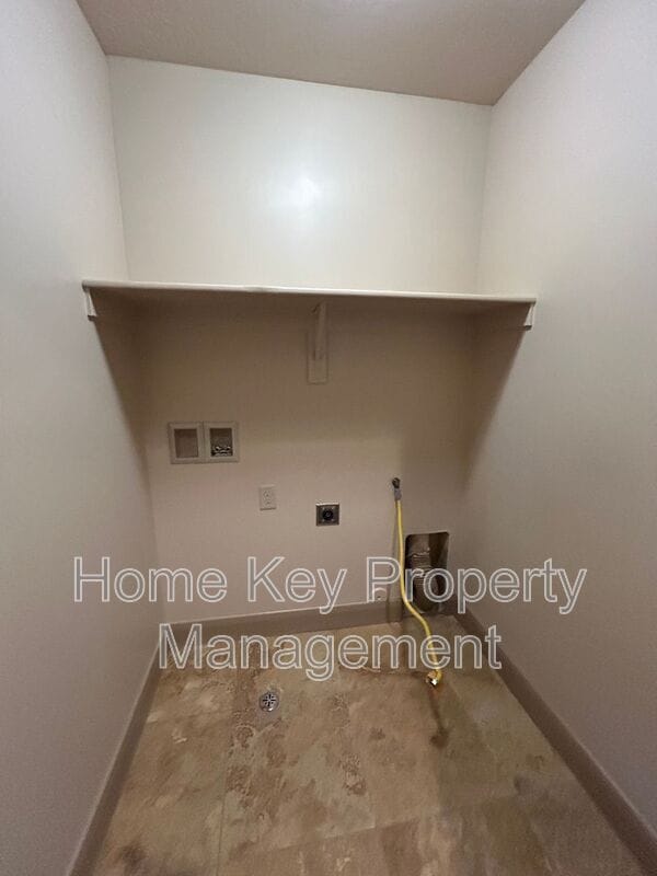 Building Photo - 157 E Foothill Dr