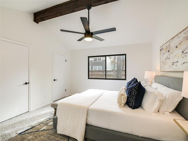 Building Photo - 10055 Woodland Village Dr