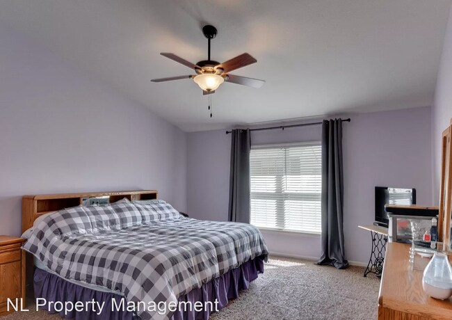 Building Photo - 5 br, 3 bath House - 19617 Poppleton Ave