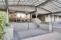Building Photo - Great Barrington Condo