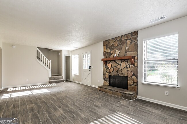 Building Photo - 6097 Twin Creeks Ct