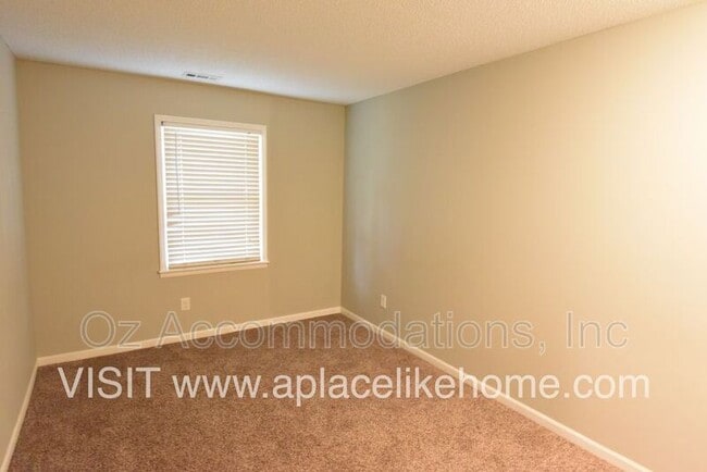 Building Photo - 6301 W 153rd St