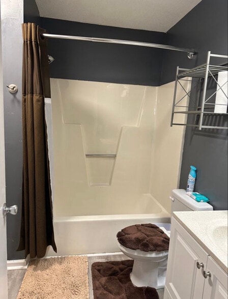 Building Photo - 15 Grove Park Rd