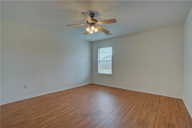 Building Photo - Beautiful Brick Home in Great School Distr...