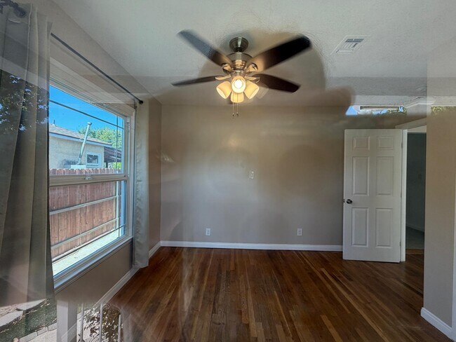 Building Photo - 6503 White Oak Ave