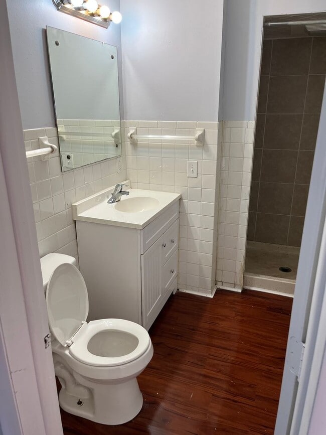 Building Photo - Great 2br/2ba home with large yard and large bonus room!