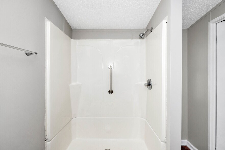 Building Photo - 415 W Limestone Rd