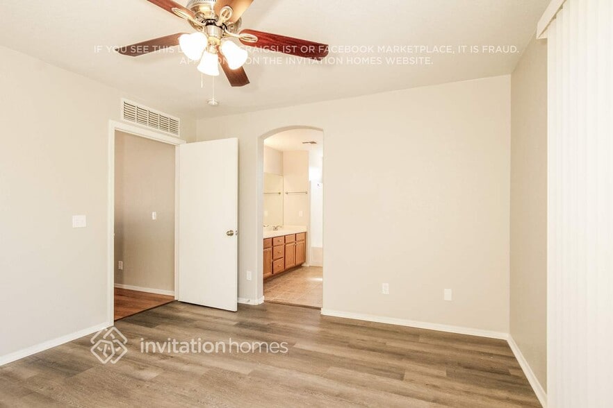 Building Photo - 810 E Nardini St