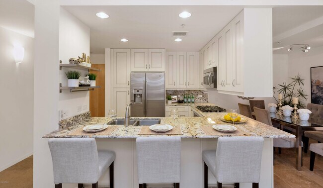 Building Photo - 7161 E Rancho Vista Dr