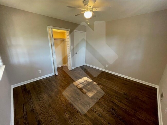 Building Photo - 9935 La View Cir