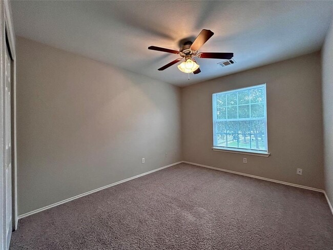 Building Photo - 1104 Doras Dr