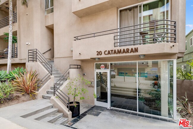 Building Photo - 20 Catamaran St