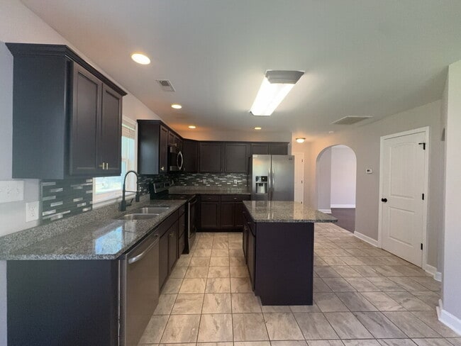 Building Photo - 1115 Westmoreland Dr