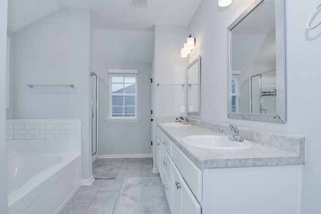 Building Photo - Haynes Station - 4 Bedroom 2.5 Bath