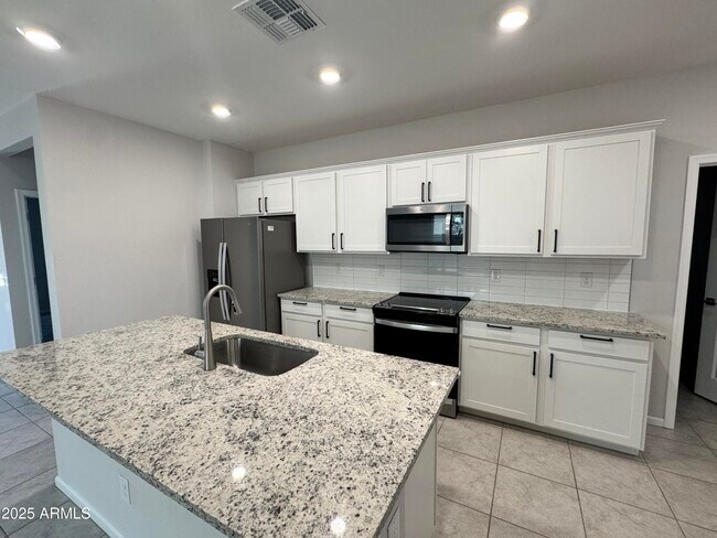 Building Photo - 18228 W Daley Ln