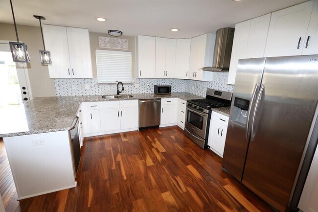 Building Photo - 2427 Droxford Dr