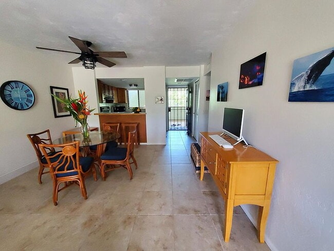 Building Photo - "Experience Island Living: Spacious 2-Bed, 2-Bath Retreat on Alii Drive!"