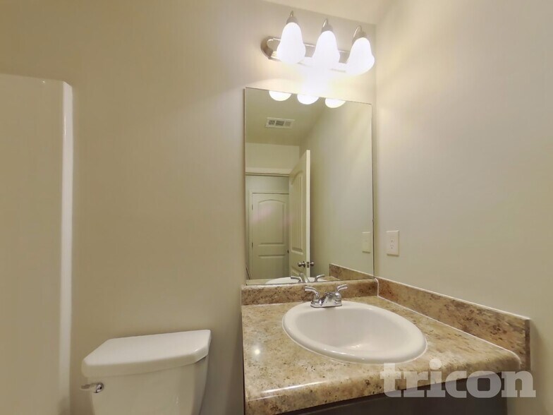 Building Photo - 371 Turtle Creek Dr