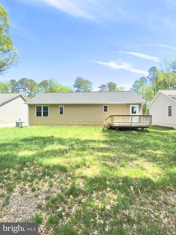Building Photo - 65 Oak Ln