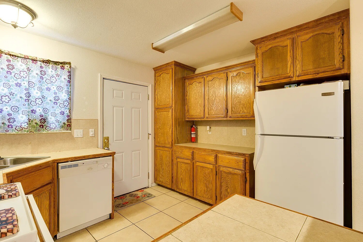 Building Photo - 107 S Ridge Ln