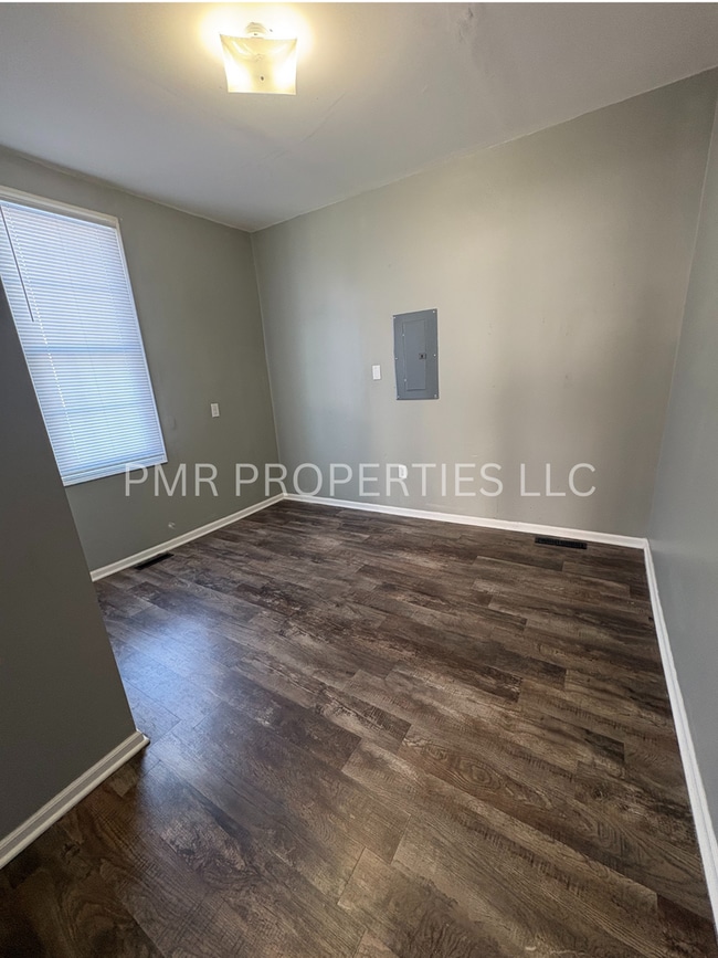 Building Photo - 1207 S 33rd St