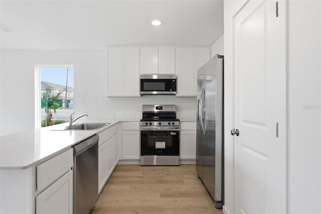 Building Photo - 1557 Plank Pl