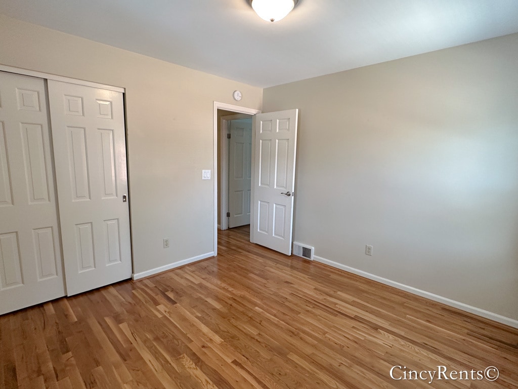 Building Photo - 6463 Oldbarn Ct