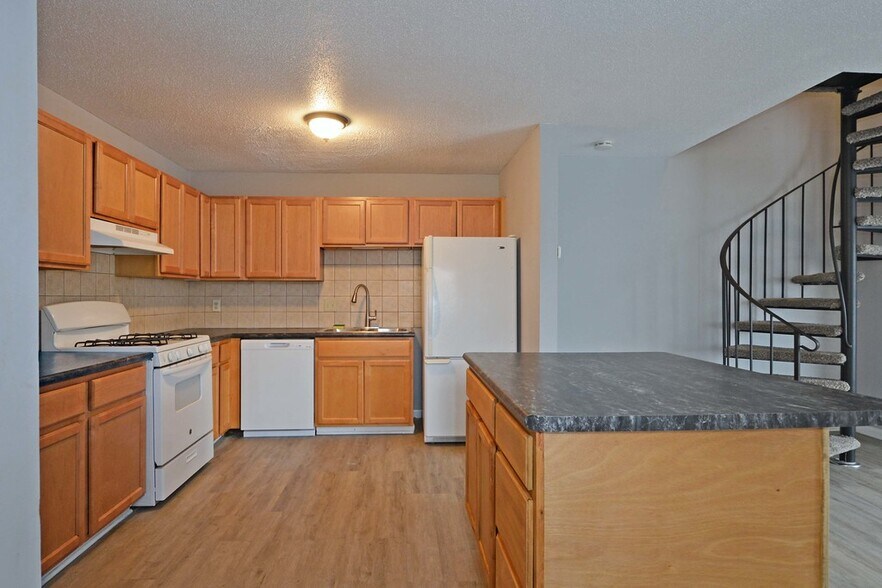 Building Photo - 7306 72nd Ln N