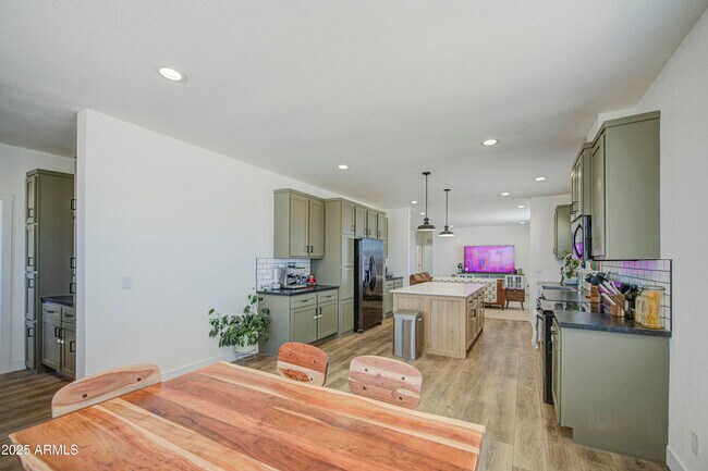 Building Photo - 4057 SOLAR St