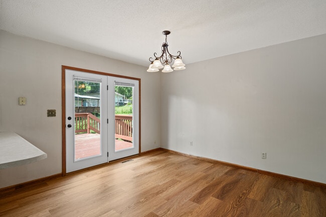 Building Photo - 1305 Jake Ln