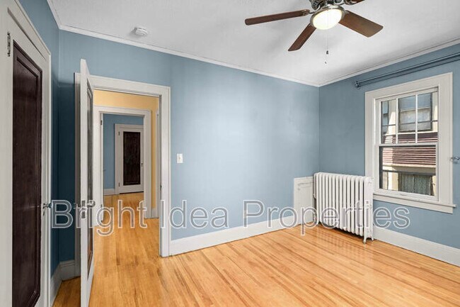 Building Photo - 969 St Clair Ave