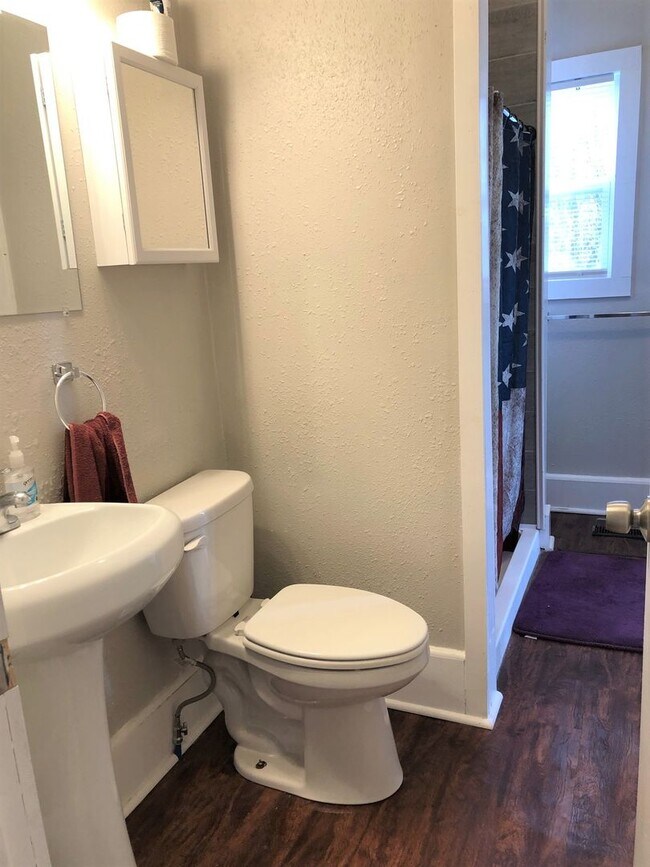 Building Photo - COMING SOON!! Historic 4 Bed, 2 Bath House