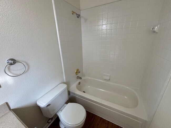 Building Photo - Beautiful 2 Story Updated Home in Grand Prairie