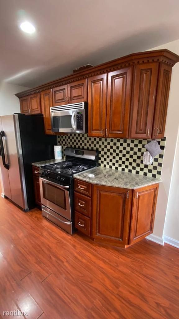 Building Photo - 3 br, 2.5 bath House - B7 Lincoln Ln