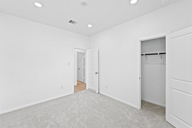 Building Photo - 6707 Sunset Velvet Dr