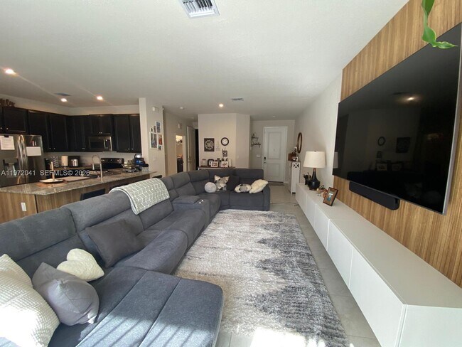 Building Photo - 10820 SW 232nd Terrace