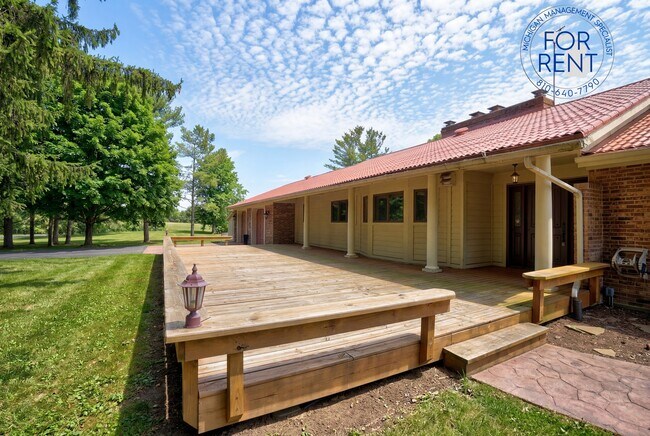 Building Photo - 7255 E Baldwin Rd