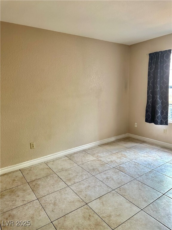 Building Photo - 2606 S Durango Dr