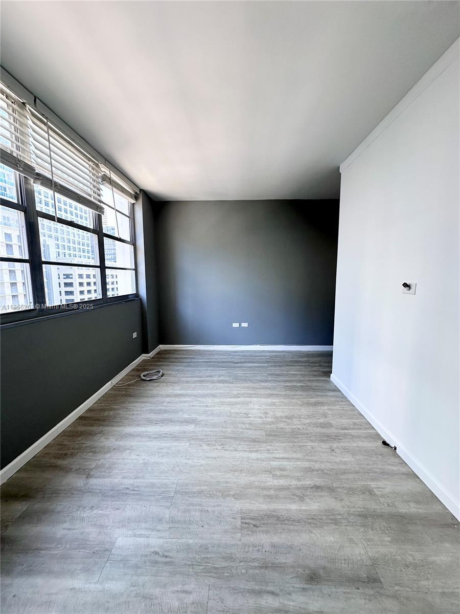 Building Photo - 999 Brickell Bay Dr