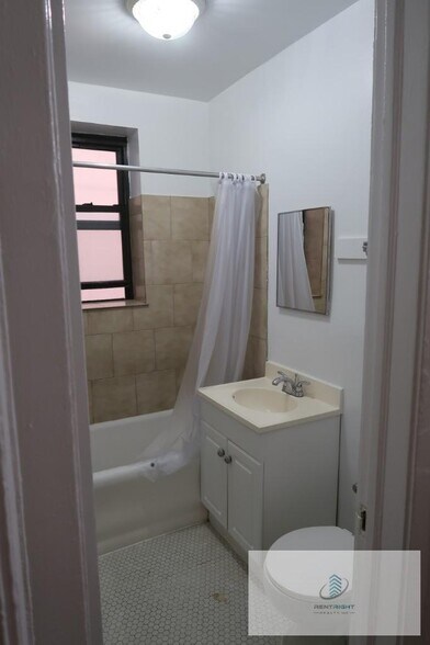 Building Photo - 4236 N Broadway