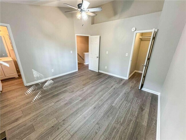 Building Photo - 3575 Kennesaw Station Dr