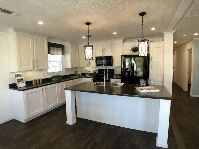 Building Photo - 346 Eland Dr