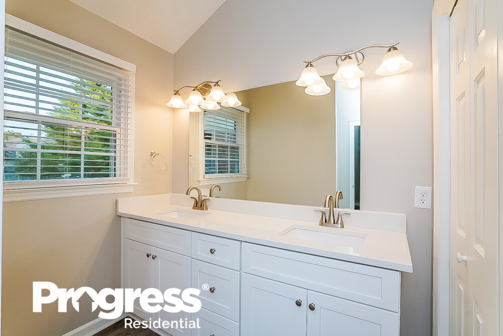 Building Photo - 103 Silver Maple Ct