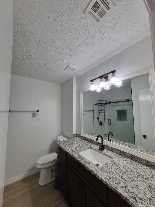 Building Photo - 3402 Cascadia Dr
