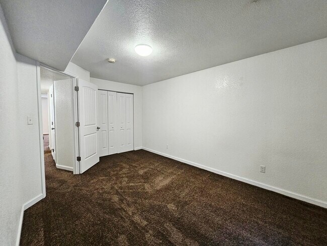 Building Photo - 6834 Cool Spring Way