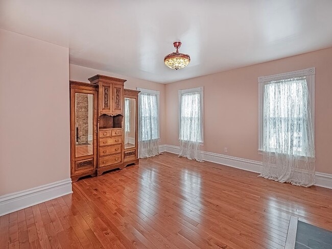 Building Photo - 130 Boroview Ave