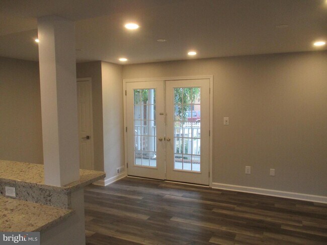 Building Photo - 114 La Grange Ave