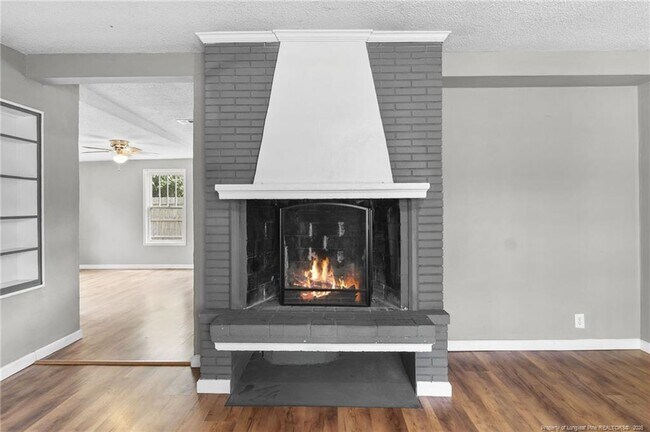 Building Photo - 1061 Bernadine St